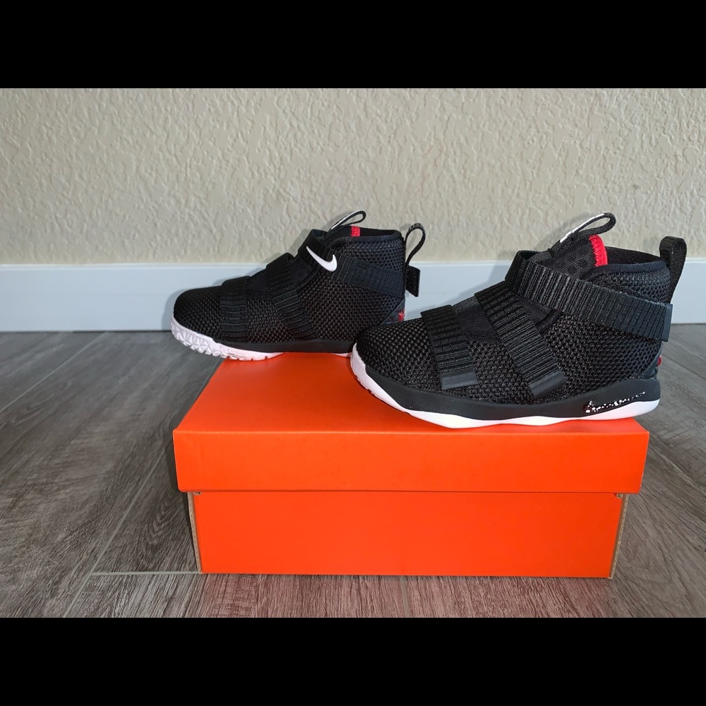 Nike Lebron Soldier XI